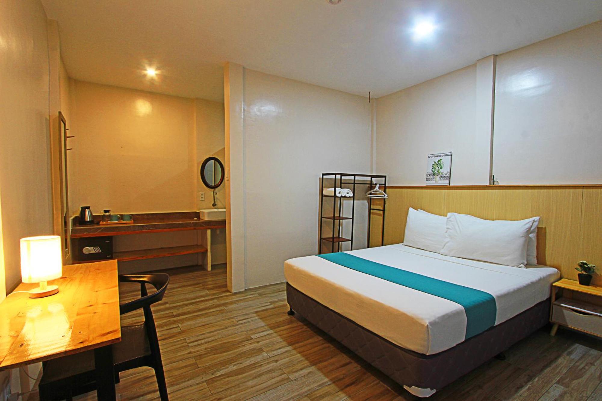 Alona M Panglao Hotel Exterior photo
